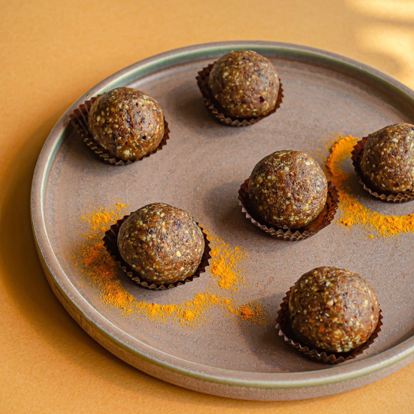 Lemon-turmeric-cinnamon Energy Truffle