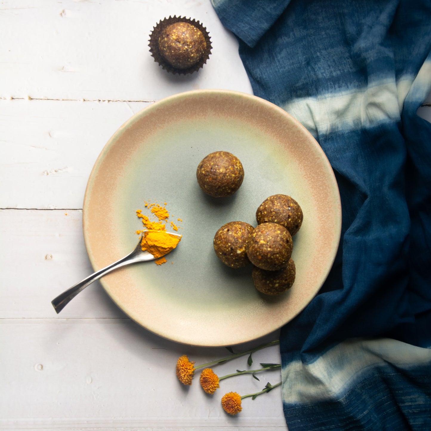 Lemon-turmeric-cinnamon Energy Truffle